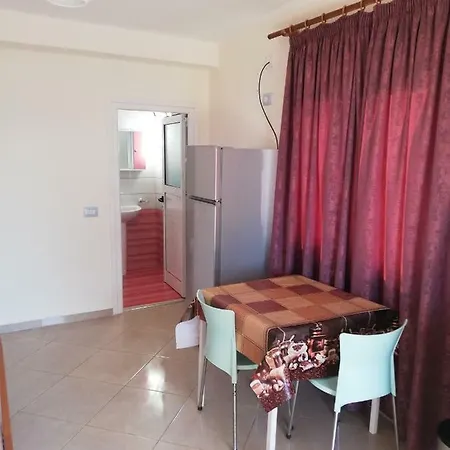 Elton Zote Ksamil 4 * بورش