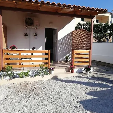 Elton Zote Ksamil 4 *